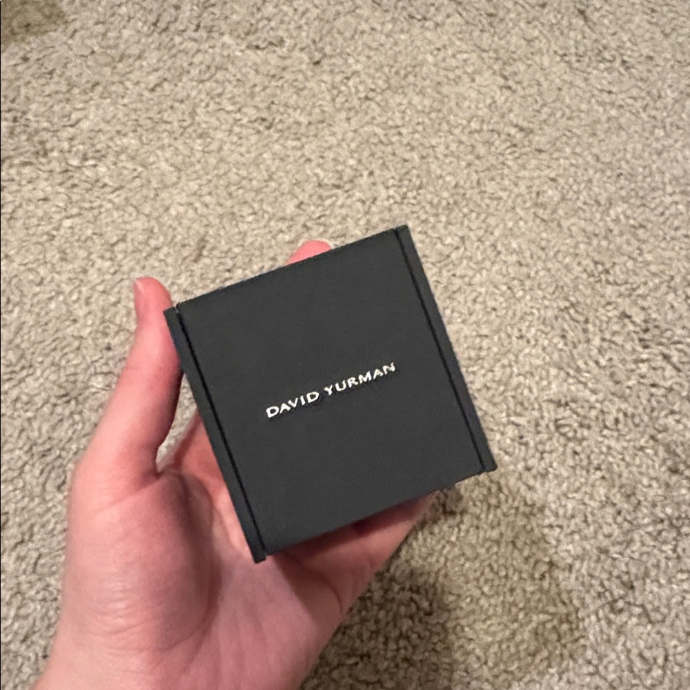 David Yurman Black Signature Ring Jewelry Box - Picture 3 of 3